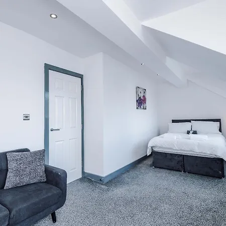 Bright 1-bed Near Centre Appartement *