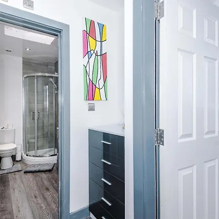 Bright 1-bed Near Centre Appartement *